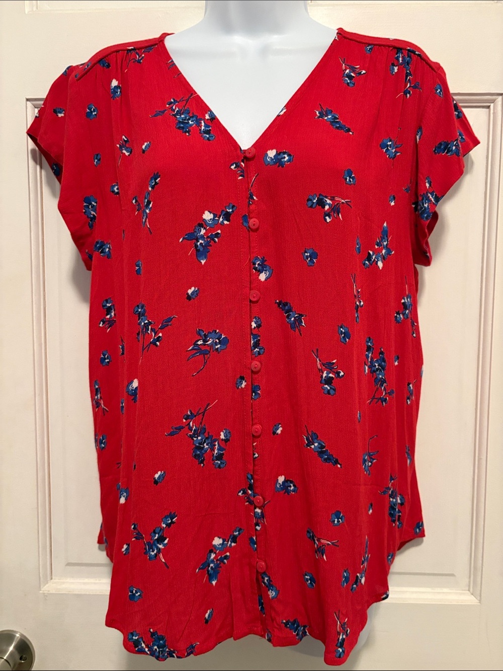 Liz Claiborne Red Button-Front Floral Blouse size Large NWT